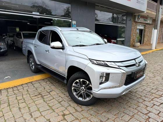 MITSUBISHI L200 TRITON 2.4 16V TURBO DIESEL SPORT HPE-S CD 4P 4X4 AUTOMÁTICO
